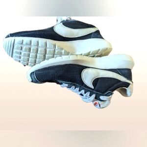 Nike Retro Roshe Black White Sneakers Women's 7